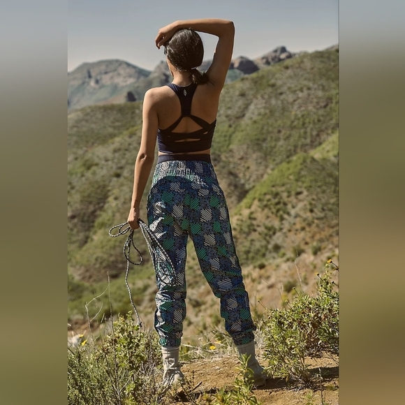 FP Movement by FREE PEOPLE The Way Home Printed Joggers•Size M•NWT - Picture 1 of 6